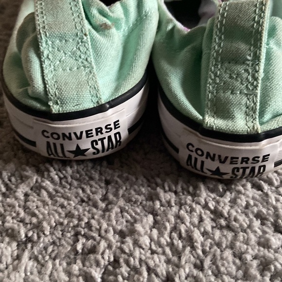 Womens  Converse shoes. - Picture 8 of 13